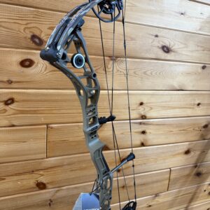 Bowtech Virtue RH 70# Tac Grey Riser/Bottomland Limbs