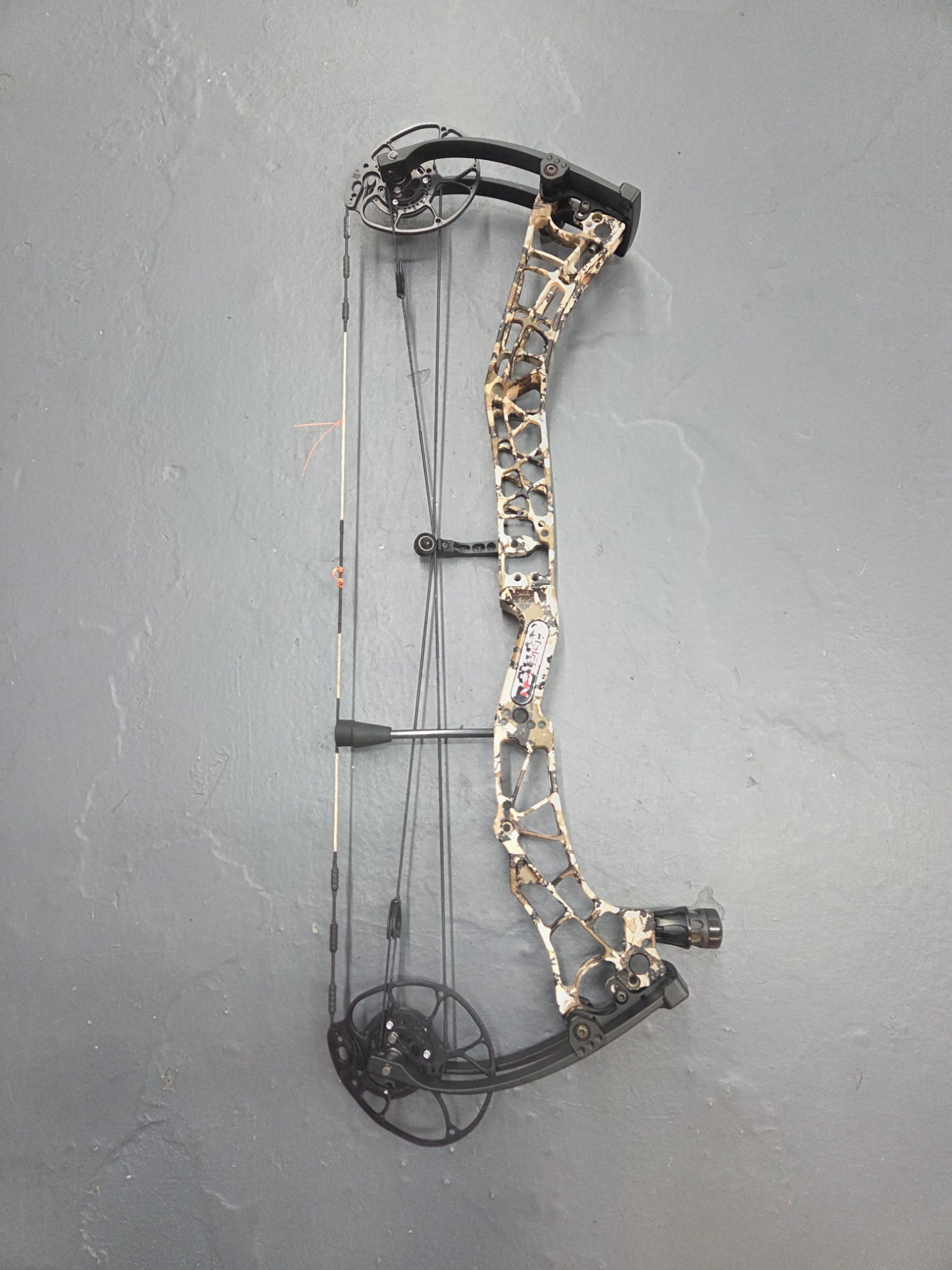 Darton Sequel 31 Compound Hunting Bow Lh Black 50-60# Used